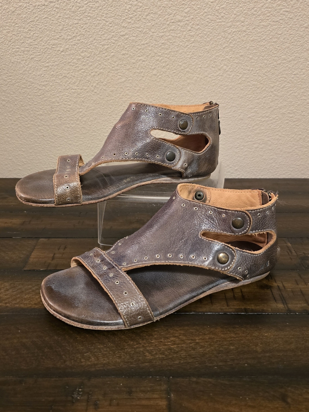 Bed Stu Grayish Brown Leather Sandal With Rivets Size 7